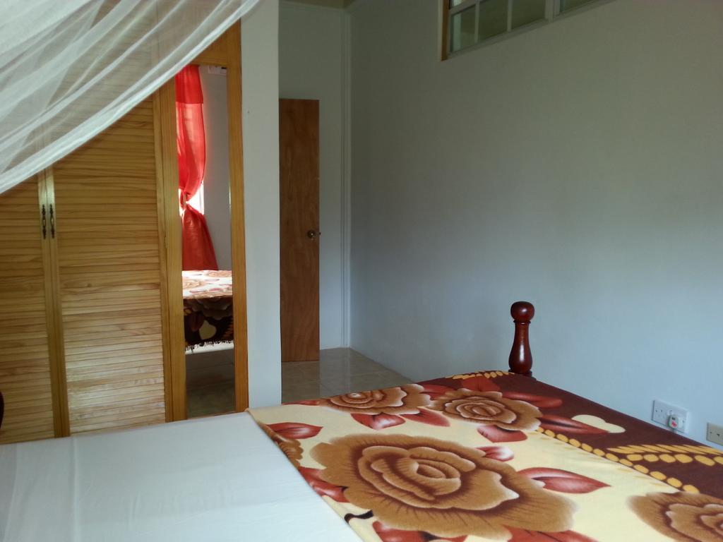 Corosol Apartments Roseau Ruang foto