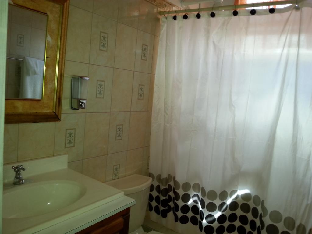Corosol Apartments Roseau Ruang foto