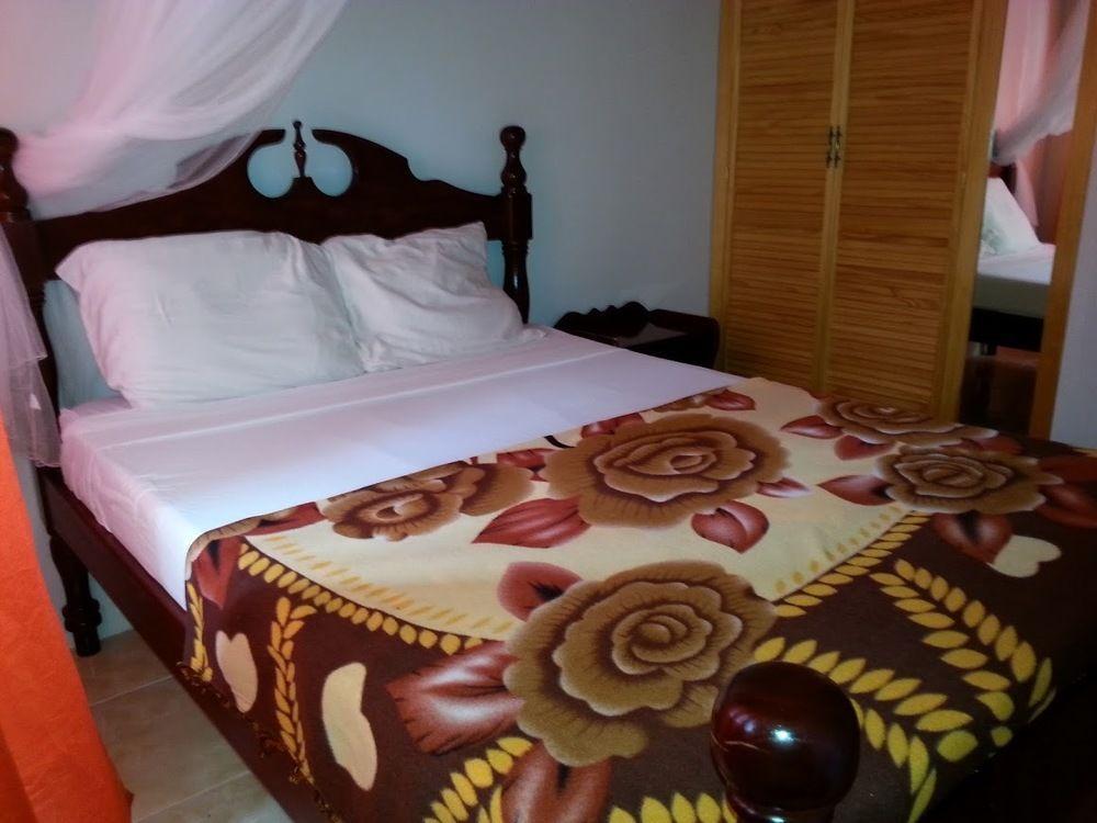 Corosol Apartments Roseau Bagian luar foto